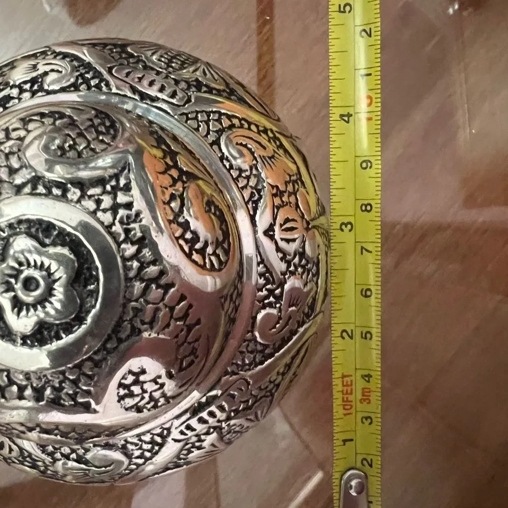 Beautifully engraved silver plated small urn for cremains. - Picture 7 of 10